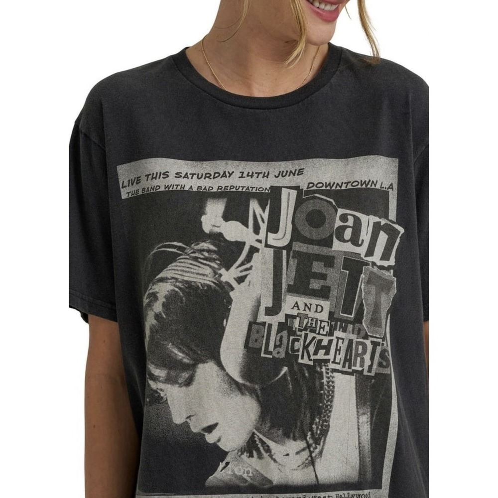 Lee Women's Joan Jett Graphic Tee Size Small . New with Tags - Picture 5 of 5